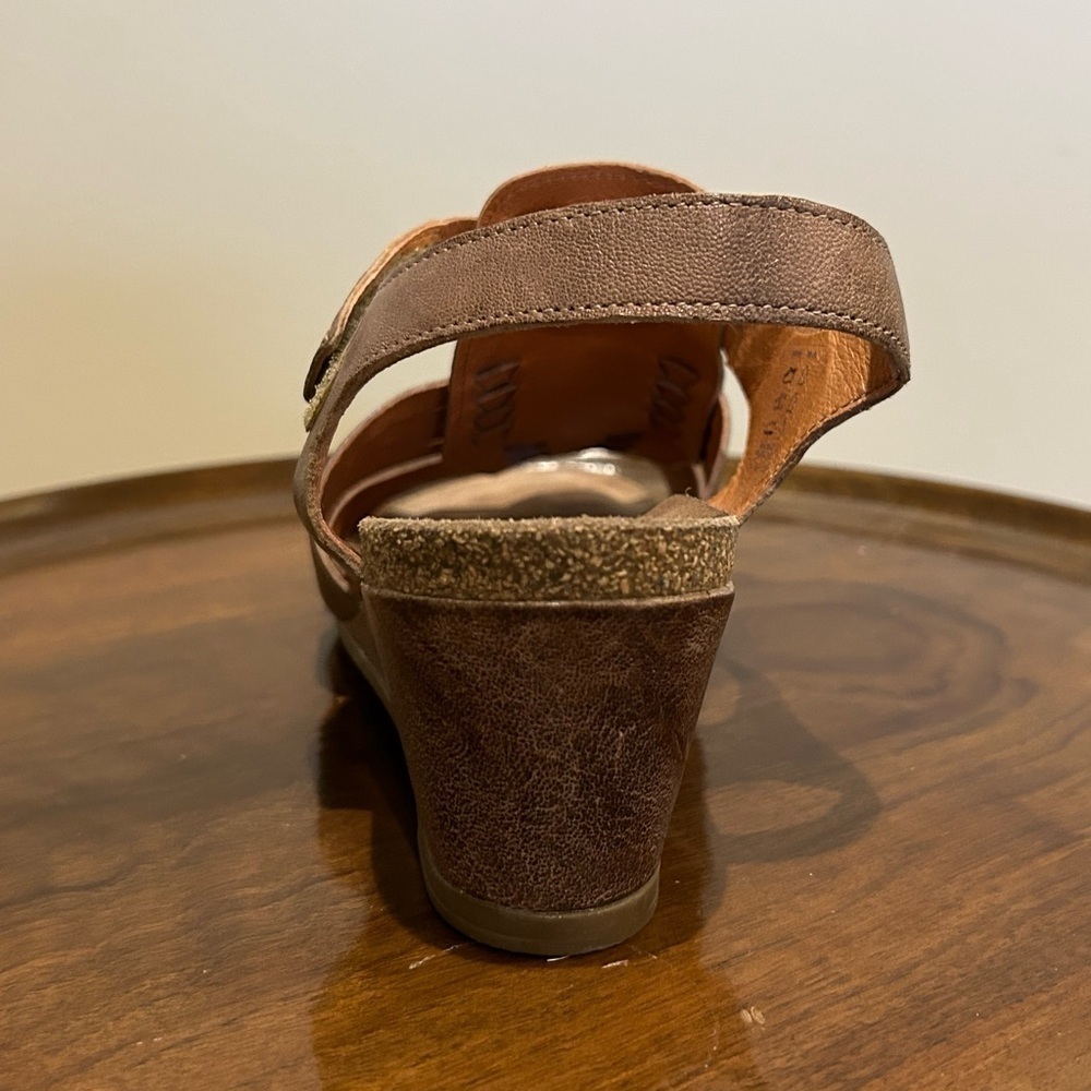 Taos Footwear Brown Wedge Sandals - Picture 11 of 13
